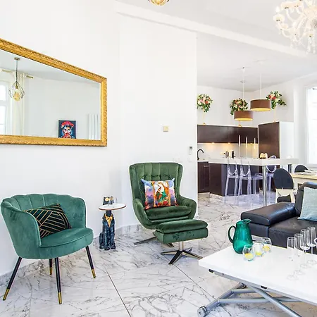 Le Borniol, Splendid 3 Bedrooms Appt, Center Апартаменты